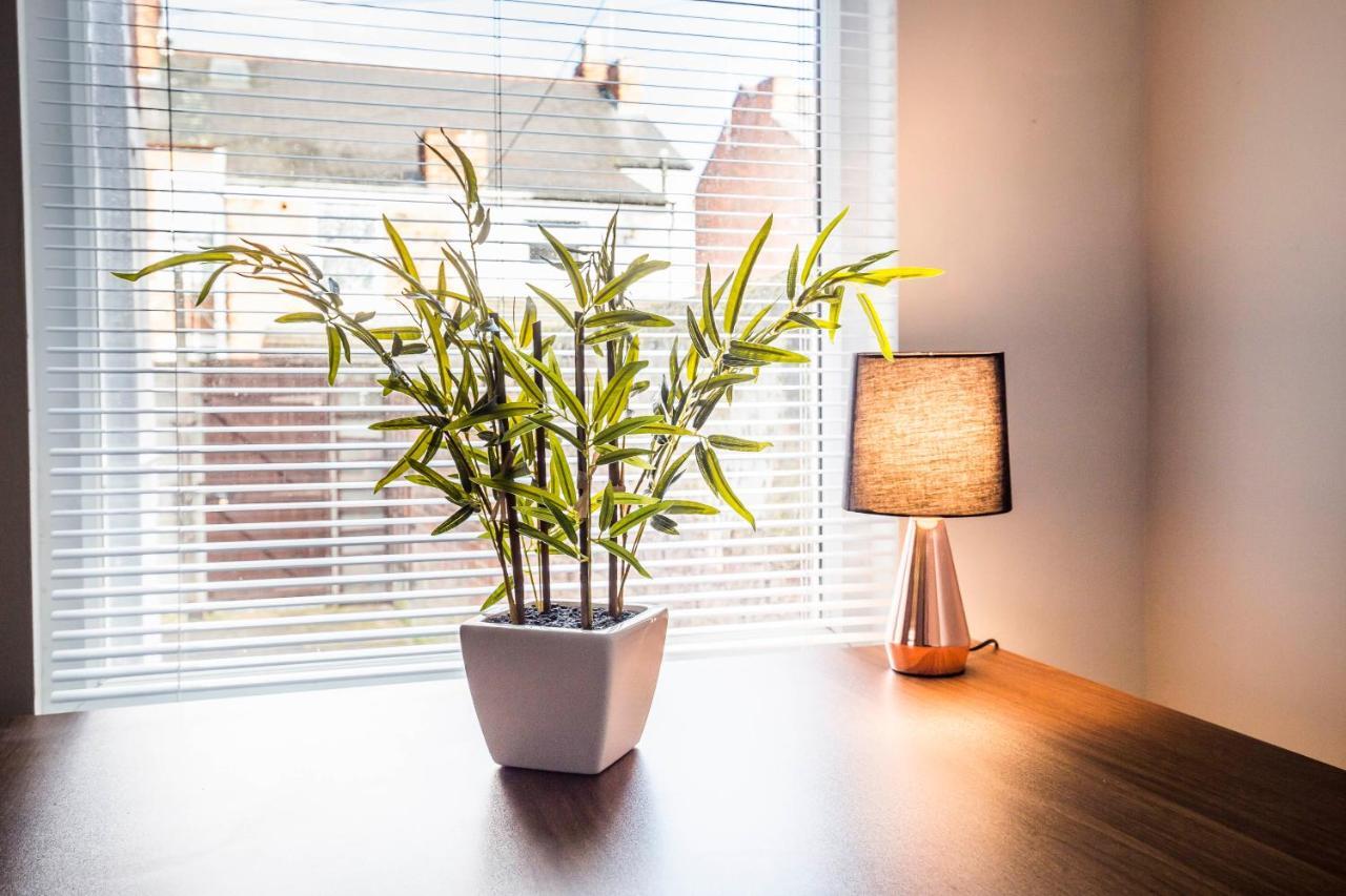 Spacious, Modern 4 Bed House Close To City Centre Chester Extérieur photo
