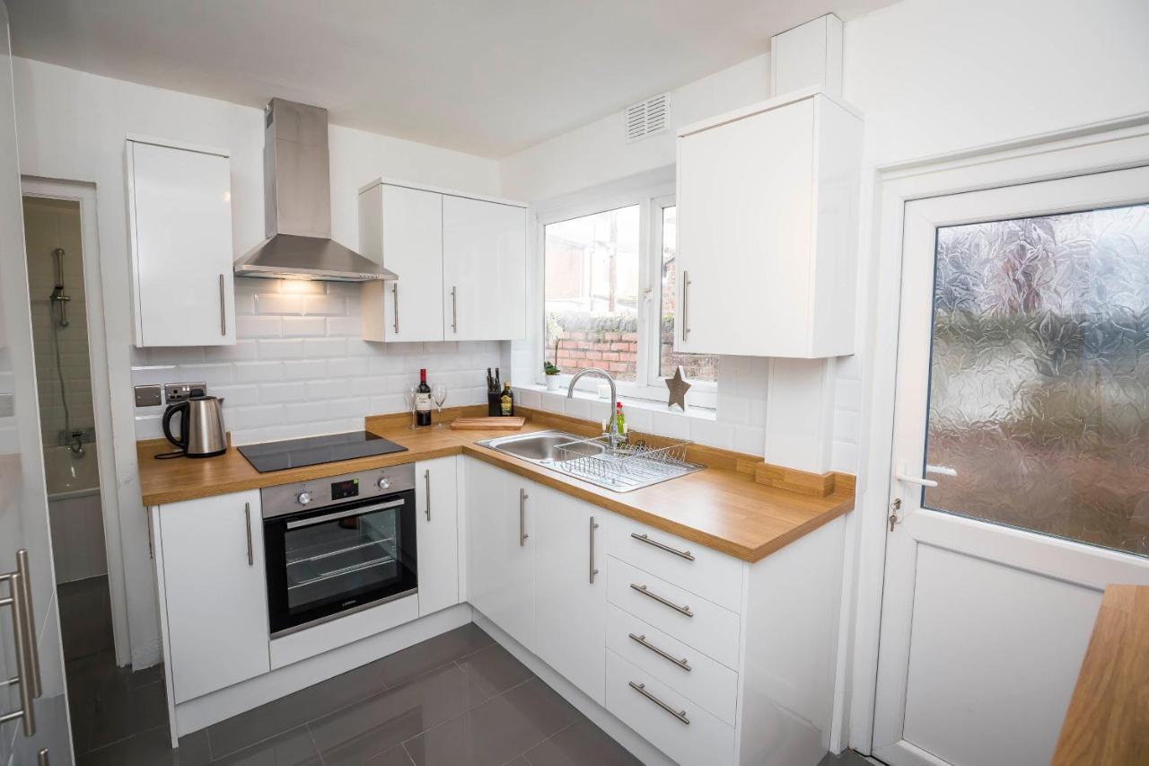 Spacious, Modern 4 Bed House Close To City Centre Chester Extérieur photo